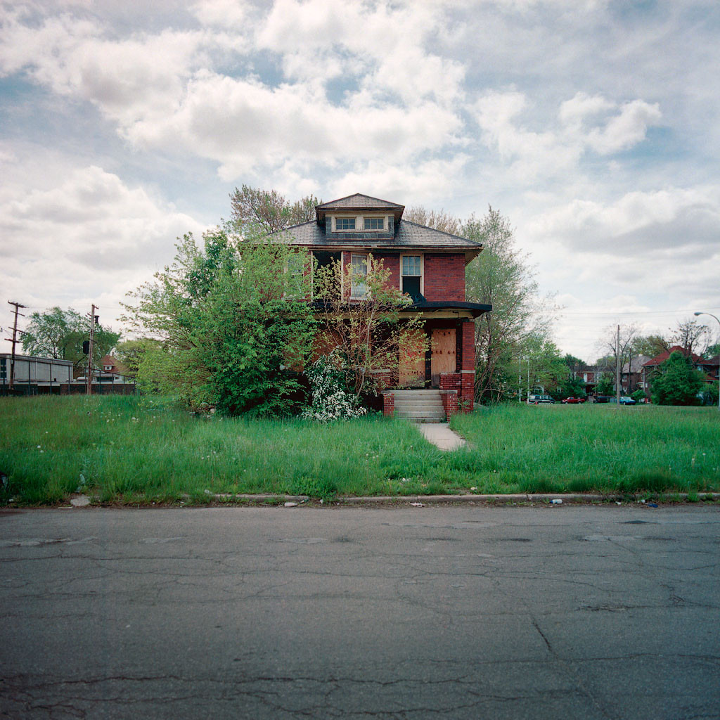 100 Abandoned Houses